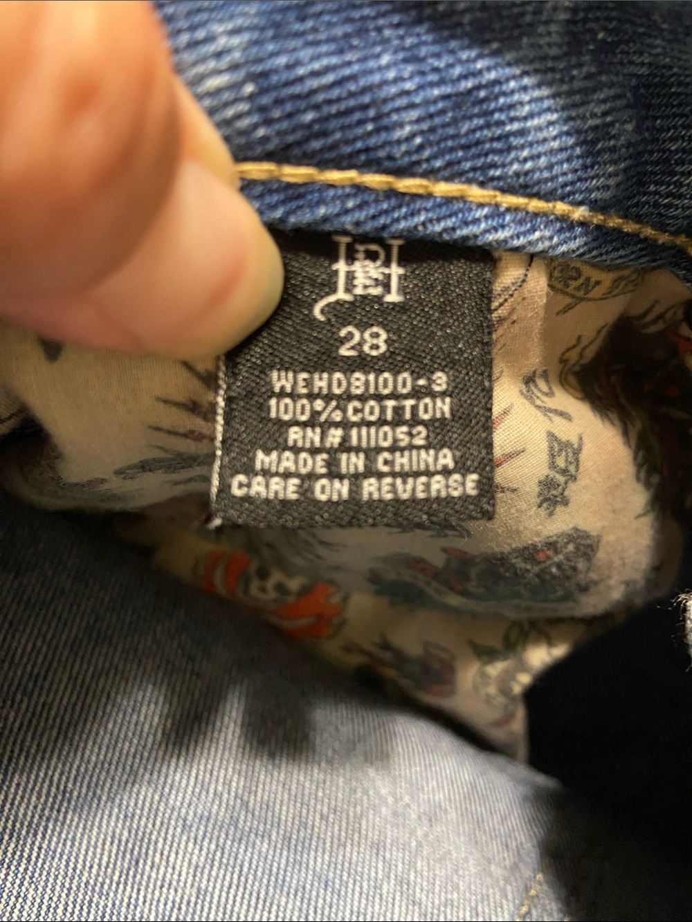 Ed Hardy Y2K-style baggy back tattoo koi print jeans Unique Size 28x33” - Picture 10 of 15